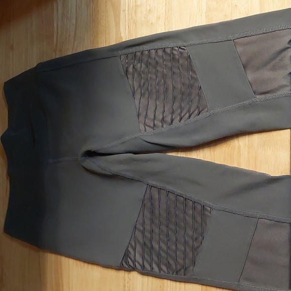 ALO YOGA | gray moto leggings Medium - Picture 4 of 8